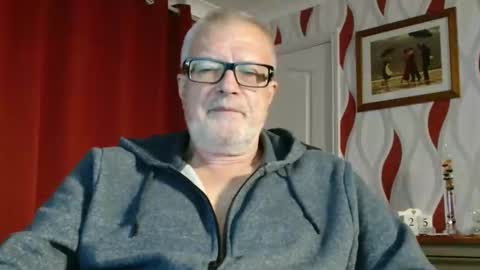 Brian ... online show from September 25, 2025, 8:01 pm