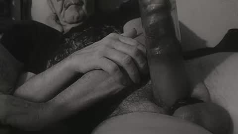daddiesmonstercock online show from January 4, 2025, 3:50 am
