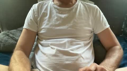 daddnextdoor online show from September 16, 2025, 6:53 pm