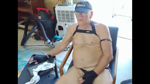 daddyass4u2breed online show from September 16, 2025, 1:12 pm