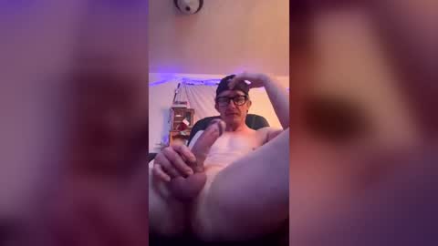 Snapshot of daddybigdick480 chatting on June 11, 2026, 8:29 pm daddybigdick480 online show from June 11, 2026, 8:29 pm