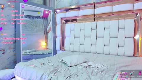 Snapshot of daddyissuesss_ chatting on January 17, 2025, 10:45 pm JAZMIN online show from January 17, 2025, 10:45 pm