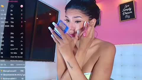 Snapshot of daddyissuesss_ chatting on February 21, 2025, 7:32 pm JAZMIN online show from February 21, 2025, 7:32 pm