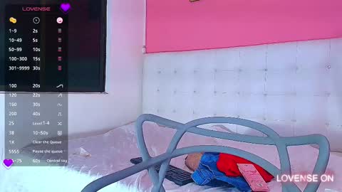 Snapshot of daddyissuesss_ chatting on March 6, 2025, 10:47 pm JAZMIN online show from March 6, 2025, 10:47 pm