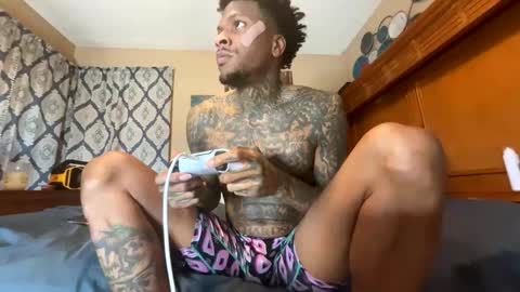 sexy tatted king bbc online show from April 19, 2026, 7:05 pm