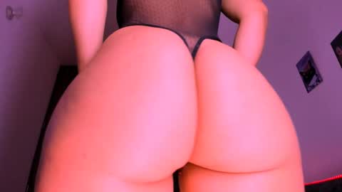 Creamy online show from March 2, 2025, 9:53 am