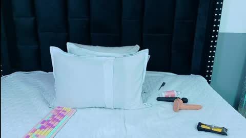 Antonella  online show from April 16, 2026, 8:20 pm