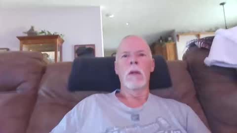 daddysmk online show from November 4, 2025, 3:44 pm