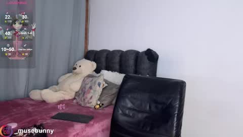 Sophie online show from May 25, 2026, 4:51 am