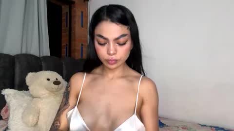 Sophie online show from June 8, 2026, 2:23 am