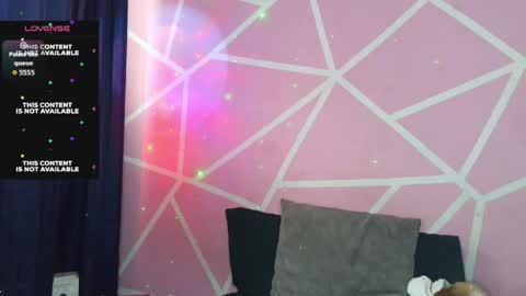 dafna lorens  online show from April 15, 2026, 5:42 pm