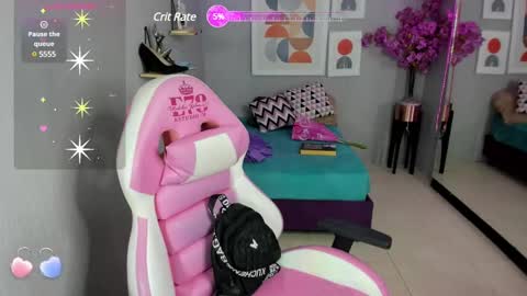 dafne huges online show from February 7, 2025, 7:49 pm