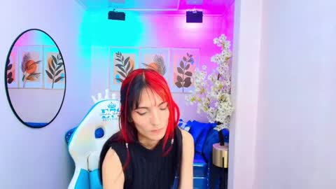 dafne huges online show from September 11, 2025, 6:30 pm