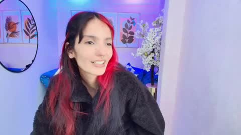 dafne huges online show from October 6, 2025, 7:44 pm