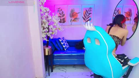 dafne huges online show from October 23, 2025, 8:18 pm