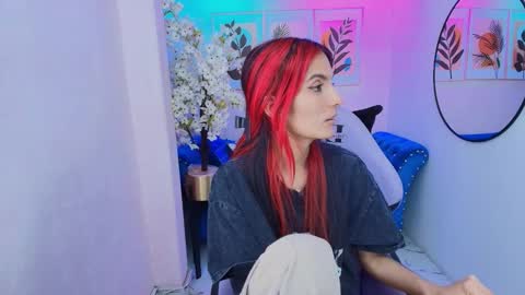 dafne huges online show from October 28, 2025, 7:38 pm