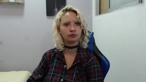 Dafne online show from April 10, 2026, 12:54 pm