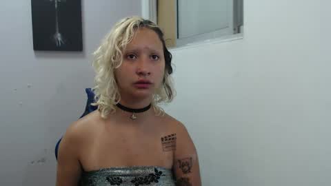 Dafne online show from April 12, 2026, 1:16 pm