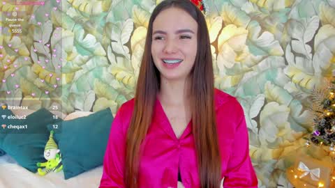 Snapshot of dafnevega chatting on December 26, 2024, 7:49 pm Dafne  online show from December 26, 2024, 7:49 pm
