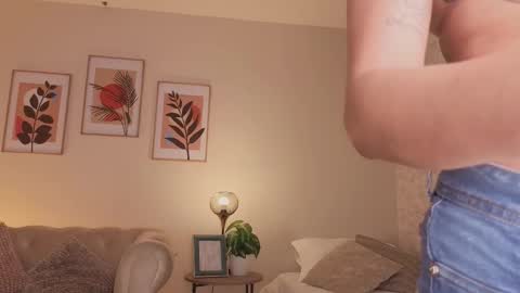 Dahiann Walcott online show from March 25, 2026, 7:20 pm