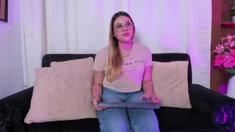 dahiane_smith online show from May 27, 2026, 1:19 pm