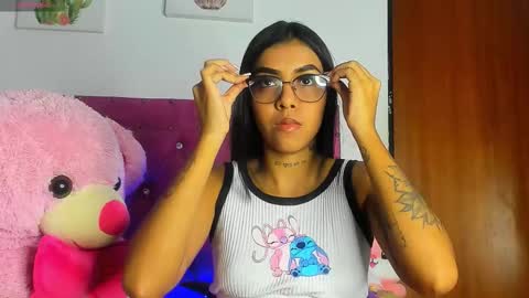    online show from October 3, 2025, 8:33 am