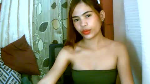 Snapshot of dahlia_123 chatting on March 2, 2025, 10:56 am Im Dahlia online show from March 2, 2025, 10:56 am
