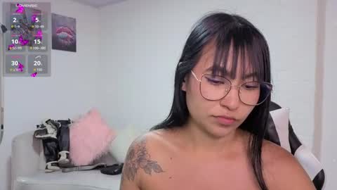 Nicole online show from July 25, 2026, 8:06 pm
