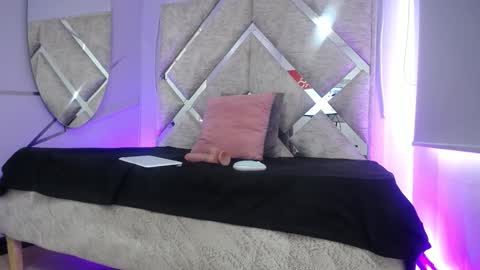 daila_ online show from January 25, 2025, 4:57 pm