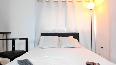 Daila Smith  online show from February 21, 2025, 3:32 pm