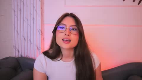 Lauren            online show from December 19, 2025, 3:57 am