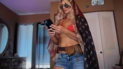 Snapshot of daisy9kat chatting on July 4, 2026, 7:09 pm Daisy137 online show from July 4, 2026, 7:09 pm