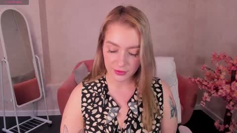Viickie online show from March 29, 2026, 1:16 am