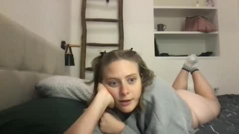 Snapshot of daisy_lately chatting on November 18, 2025, 2:54 pm daisy_lately online show from November 18, 2025, 2:54 pm