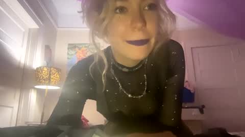 DaisyB3 online show from January 1, 2025, 2:30 am