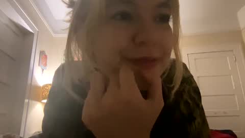 DaisyB3 online show from January 13, 2025, 9:41 am