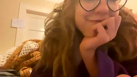 DaisyB3 online show from February 18, 2025, 8:27 am