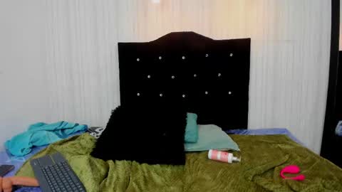 Snapshot of dakota_alice chatting on March 9, 2025, 4:49 am Dakota and Valerie online show from March 9, 2025, 4:49 am