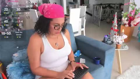 Dakota Johnson online show from November 23, 2025, 1:33 pm