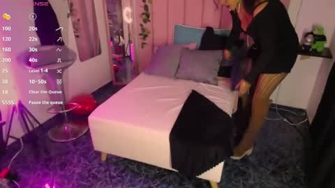 Caroliina online show from March 26, 2026, 8:36 pm