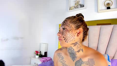 Snapshot of dakota_stream chatting on December 3, 2025, 12:14 pm dakota_stream online show from December 3, 2025, 12:14 pm