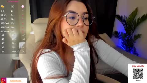 dakottaa__ online show from March 12, 2025, 11:12 pm