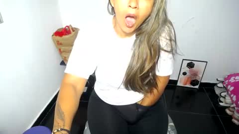 Snapshot of daleska_delicious1 chatting on July 5, 2026, 4:19 am daleska_delicious1 online show from July 5, 2026, 4:19 am