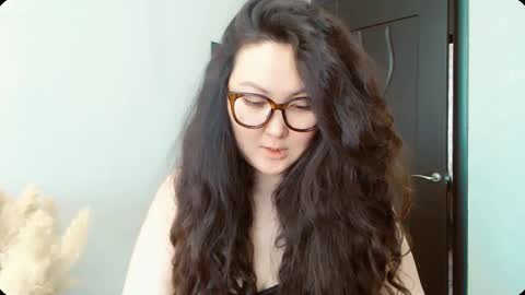 Snapshot of dalidayes chatting on November 2, 2025, 6:27 am Dali online show from November 2, 2025, 6:27 am