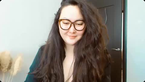 Snapshot of dalidayes chatting on November 5, 2025, 6:02 am Dali online show from November 5, 2025, 6:02 am