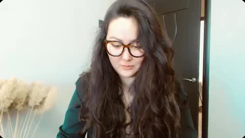 Snapshot of dalidayes chatting on November 16, 2025, 5:24 am Dali online show from November 16, 2025, 5:24 am