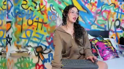Dali Luu  online show from July 12, 2026, 6:21 pm