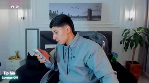 DAMIAN online show from November 5, 2025, 12:05 pm