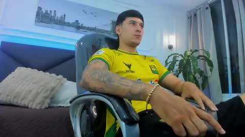 DAMIAN online show from December 3, 2025, 10:46 am