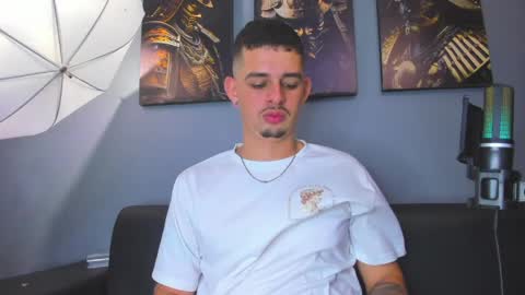 Damian Oliver online show from April 24, 2026, 1:52 am